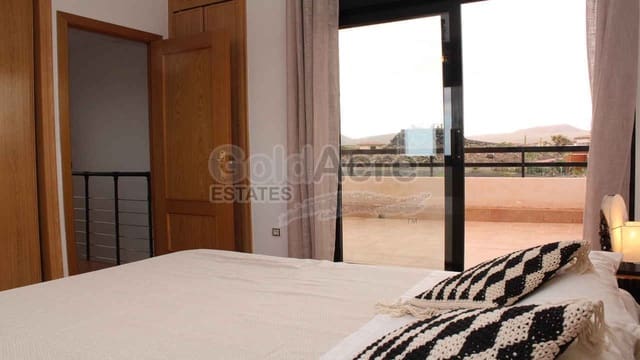 2 soveværelse Villa til salg i Majanicho, La Oliva med swimmingpool - € 220.000 (Ref: 9886377)