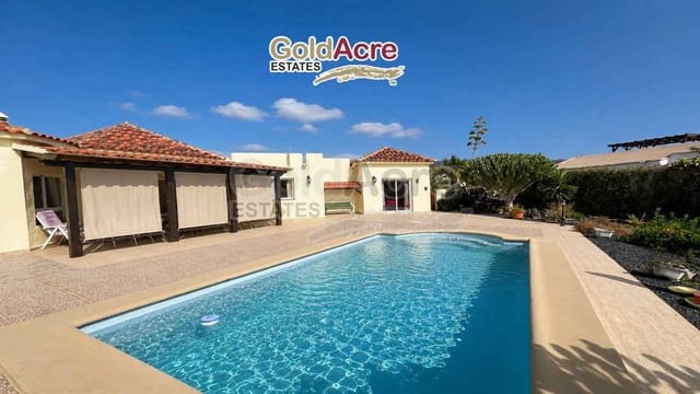 2 soveværelse Villa til salg i Tindaya, La Oliva med swimmingpool garage - € 515.000 (Ref: 9912373)