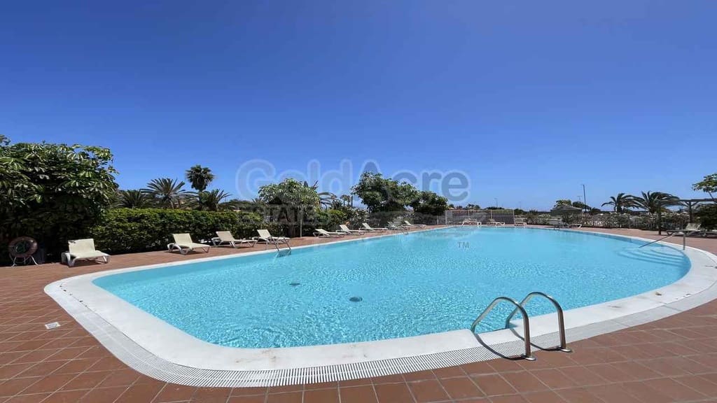 2 soveværelse Villa til salg i Corralejo med swimmingpool - € 255.000 (Ref: 9912374)