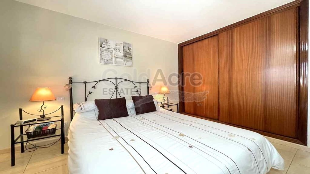 2 soveværelse Villa til salg i Corralejo med swimmingpool - € 255.000 (Ref: 9912374)