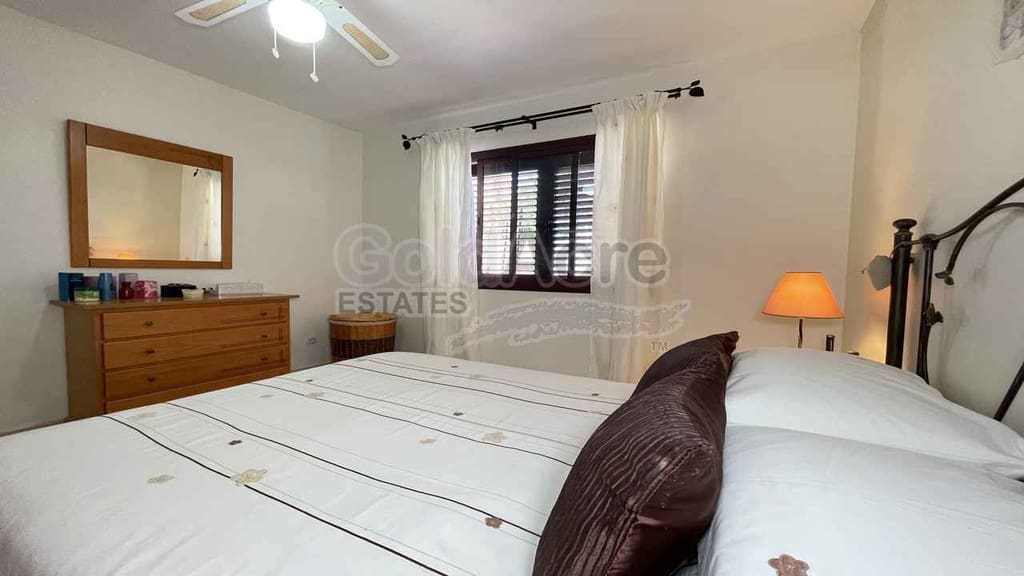 2 soveværelse Villa til salg i Corralejo med swimmingpool - € 255.000 (Ref: 9912374)