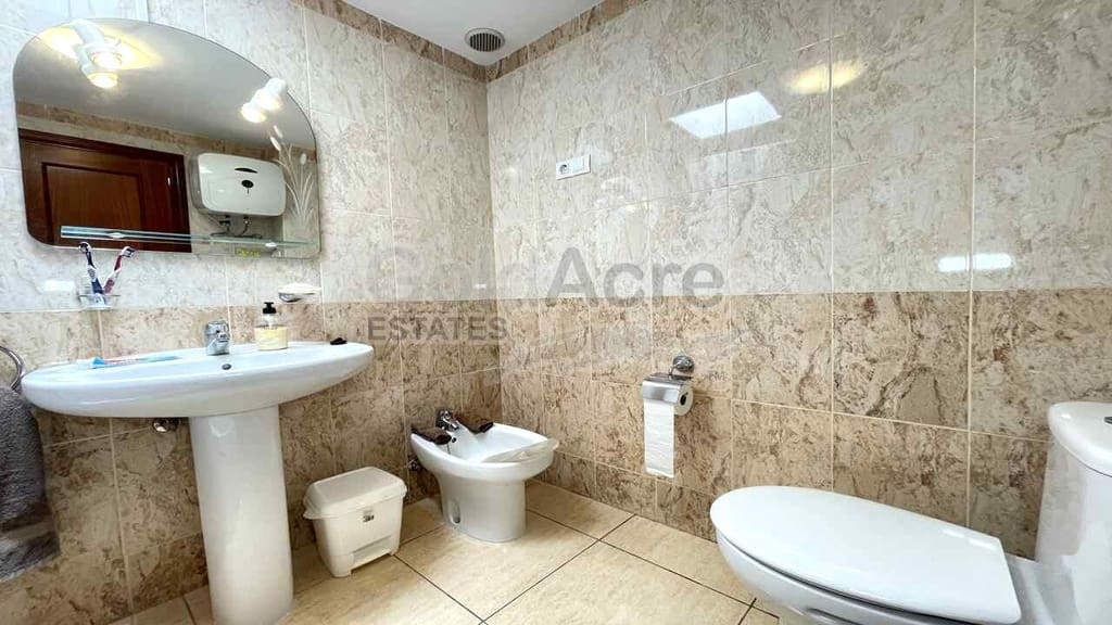 2 soveværelse Villa til salg i Corralejo med swimmingpool - € 255.000 (Ref: 9912374)