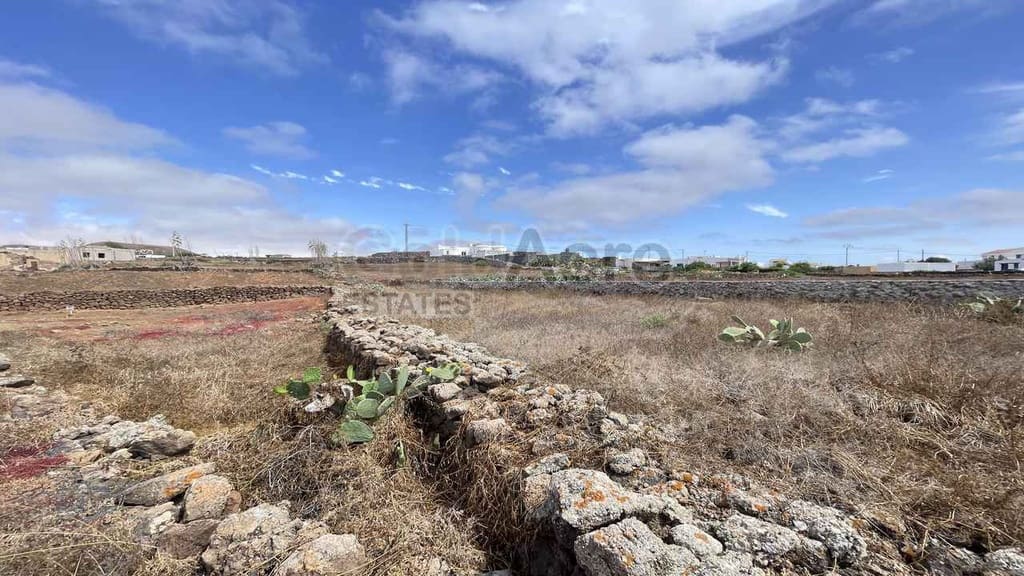 Grond te koop in Villaverde - € 135.000 (Ref: 9912376)