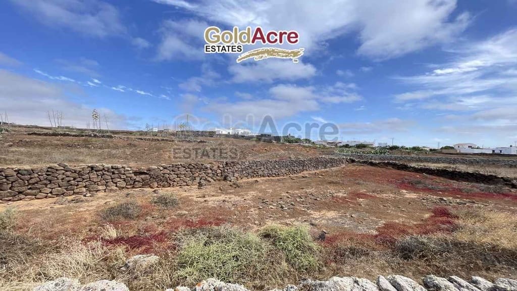 Grond te koop in Villaverde - € 135.000 (Ref: 9912376)