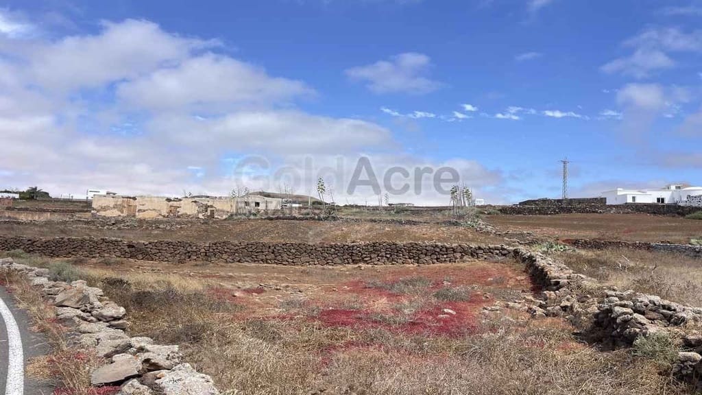 Grond te koop in Villaverde - € 135.000 (Ref: 9912376)