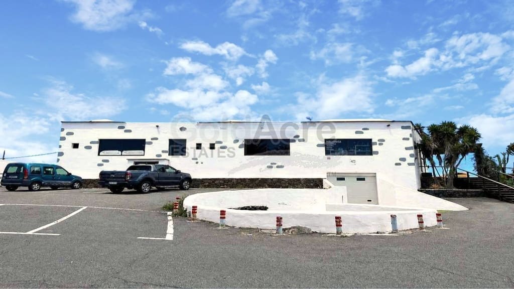 Commercial for sale in Villaverde with garage - € 2,200,000 (Ref: 9919193)