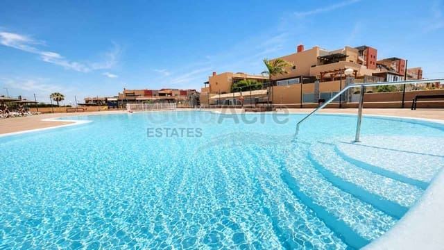 Apartamento de 2 habitaciones en Corralejo, La Oliva en venta con piscina garaje - 249.000 € (Ref: 9926601)
