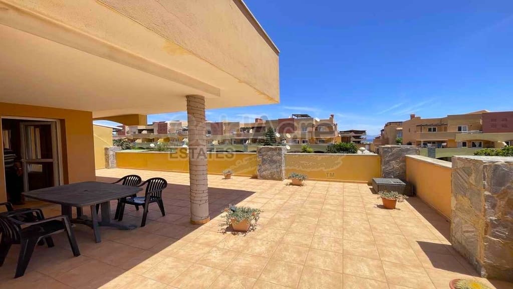 2 chambre Appartement à vendre à Corralejo avec piscine garage - 249 000 € (Ref: 9926601)