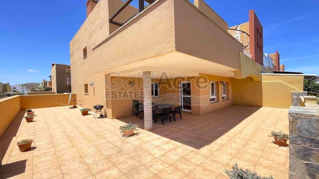 2 chambre Appartement à vendre à Corralejo avec piscine garage - 249 000 € (Ref: 9926601)