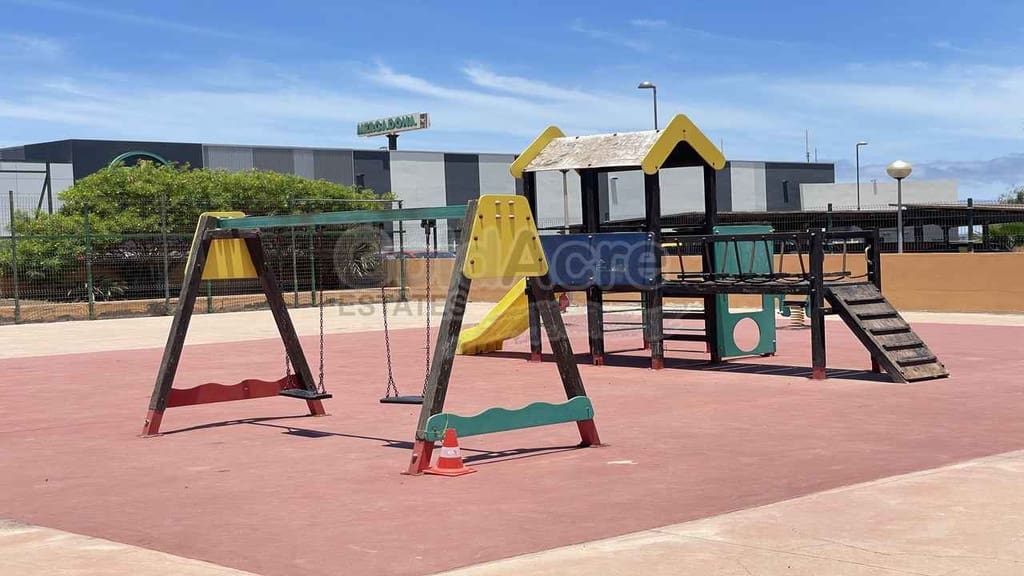 2 chambre Appartement à vendre à Corralejo avec piscine garage - 249 000 € (Ref: 9926601)