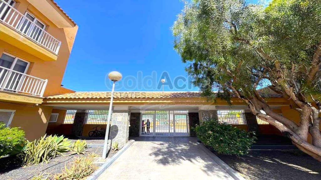 2 chambre Appartement à vendre à Corralejo avec piscine garage - 249 000 € (Ref: 9926601)
