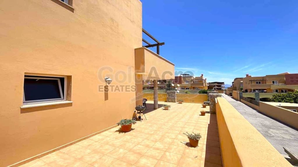 2 chambre Appartement à vendre à Corralejo avec piscine garage - 249 000 € (Ref: 9926601)