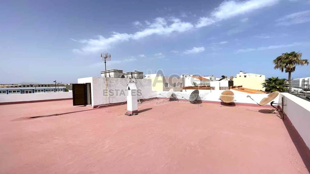 1 bedroom Apartment for sale in Corralejo - € 169,000 (Ref: 9937420)