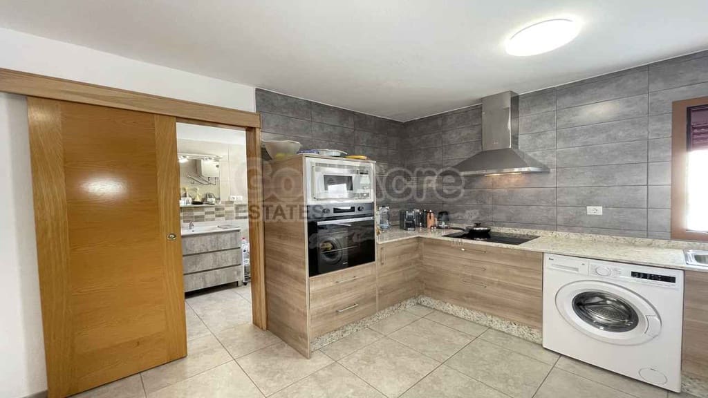 1 bedroom Apartment for sale in Corralejo - € 169,000 (Ref: 9937420)