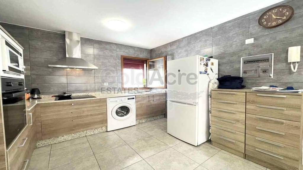 1 bedroom Apartment for sale in Corralejo - € 169,000 (Ref: 9937420)
