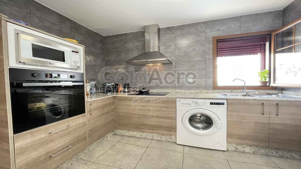 1 bedroom Apartment for sale in Corralejo - € 169,000 (Ref: 9937420)