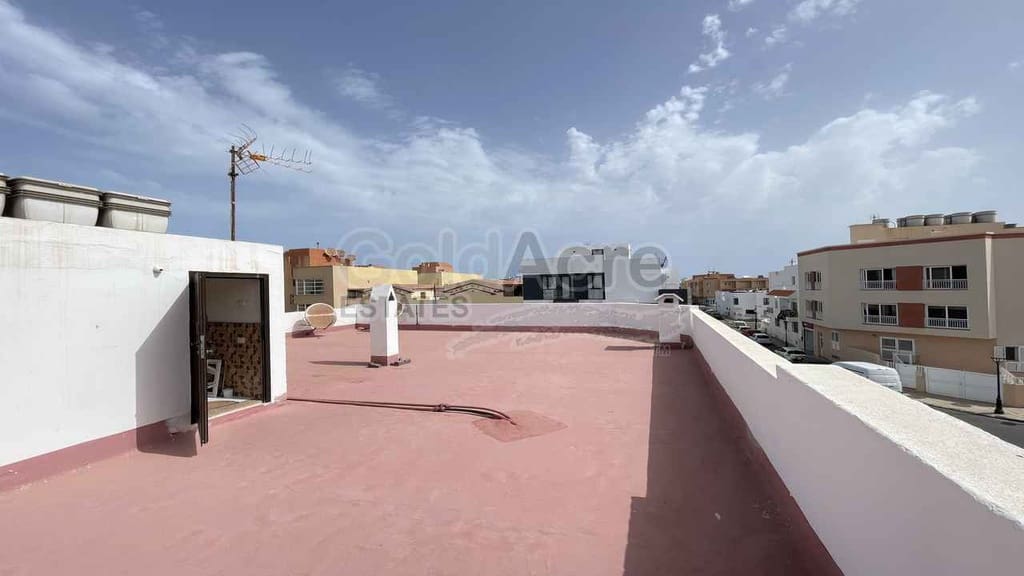 1 bedroom Apartment for sale in Corralejo - € 169,000 (Ref: 9937420)