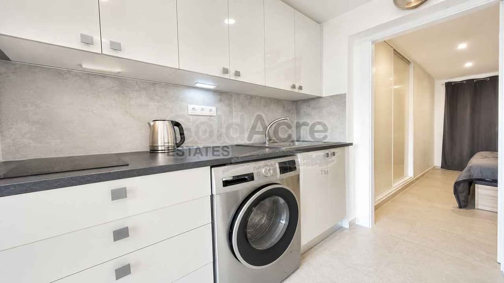 1 bedroom Apartment for sale in Costa de Antigua with pool - € 125,000 (Ref: 9965996)