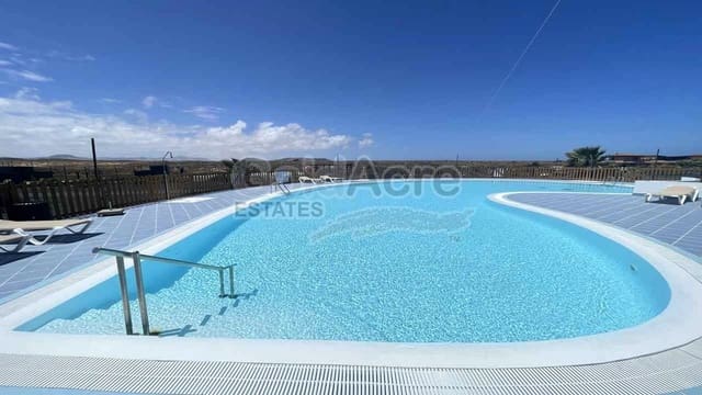 Chalet de 1 habitación en Majanicho, La Oliva en venta con piscina - 199.000 € (Ref: 9965997)