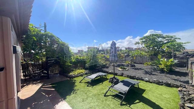 Chalet de 1 habitación en Majanicho, La Oliva en venta con piscina - 199.000 € (Ref: 9965997)