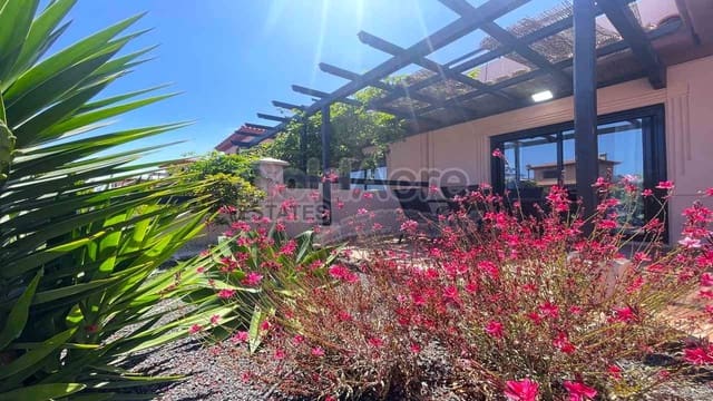 Chalet de 1 habitación en Majanicho, La Oliva en venta con piscina - 199.000 € (Ref: 9965997)
