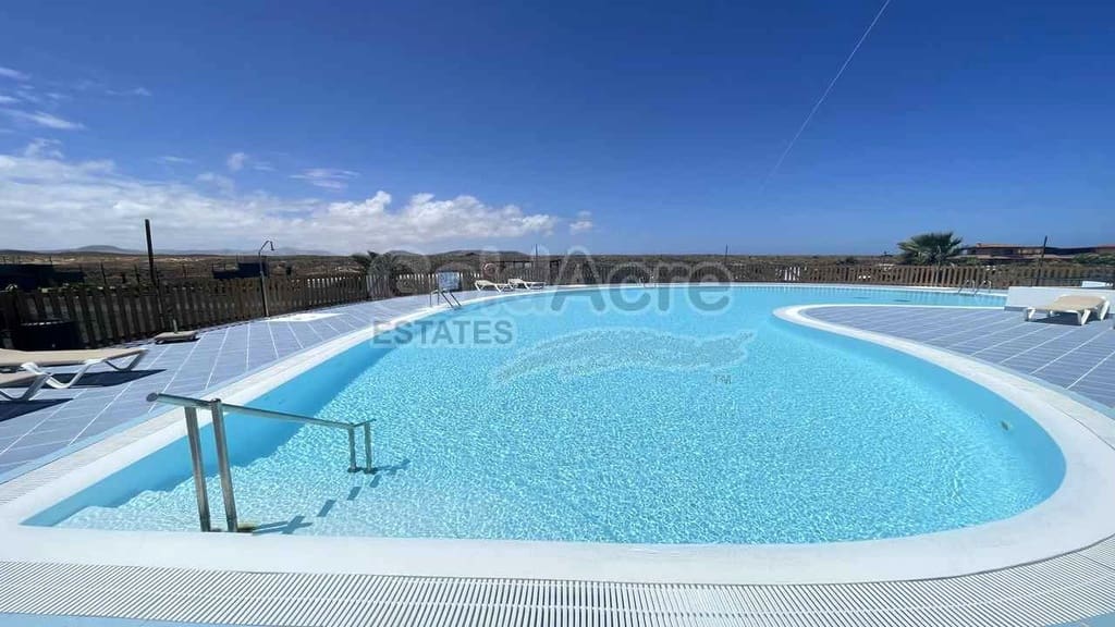 1 slaapkamer Villa te koop in Majanicho met zwembad - € 199.000 (Ref: 9965997)