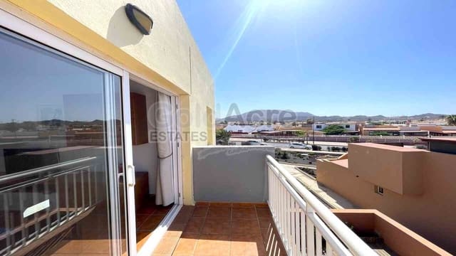 2 soveværelse Lejlighed til salg i Corralejo, La Oliva med swimmingpool garage - € 269.000 (Ref: 9965998)