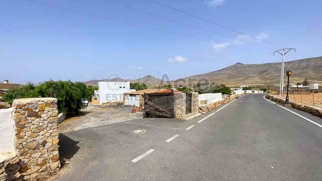 Chalet de 4 habitaciones en Tindaya, La Oliva en venta - 450.000 € (Ref: 9979396)