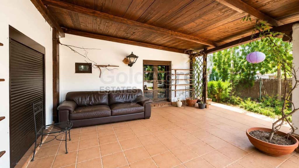 4 bedroom Villa for sale in Tindaya - € 450,000 (Ref: 9979396)