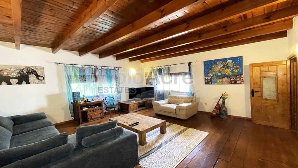 4 bedroom Villa for sale in Tindaya - € 450,000 (Ref: 9979396)