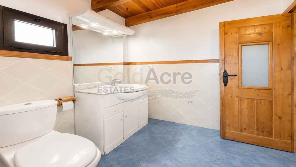 4 bedroom Villa for sale in Tindaya - € 450,000 (Ref: 9979396)