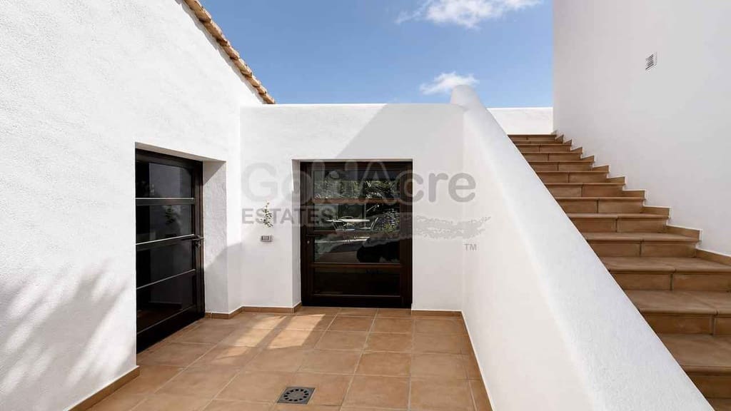 4 bedroom Villa for sale in Tindaya - € 450,000 (Ref: 9979396)