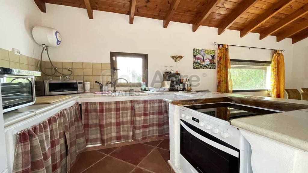 4 bedroom Villa for sale in Tindaya - € 450,000 (Ref: 9979396)