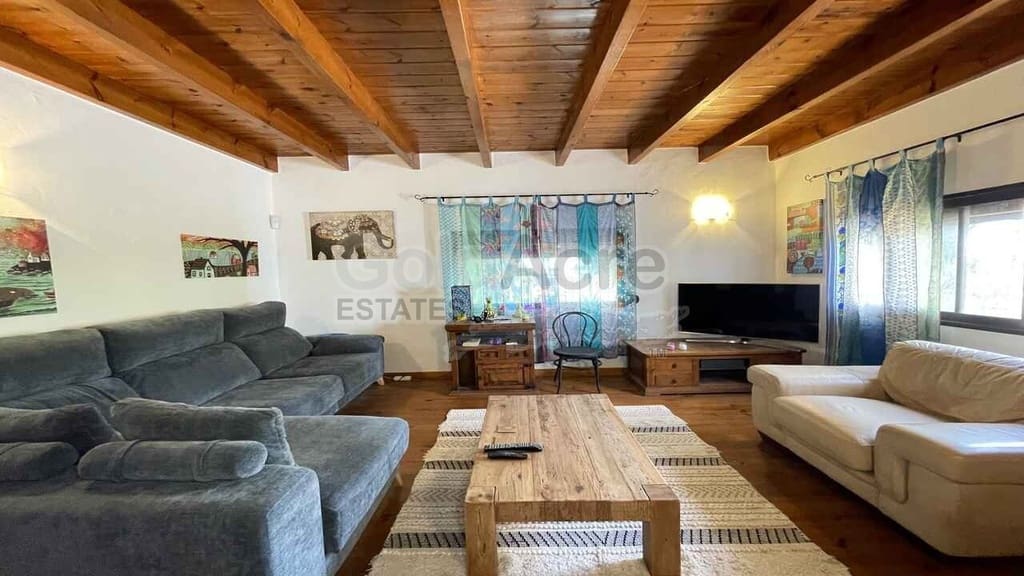 4 bedroom Villa for sale in Tindaya - € 450,000 (Ref: 9979396)