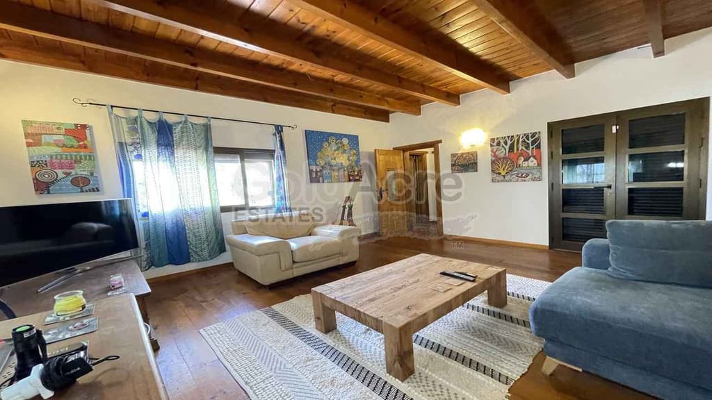 4 bedroom Villa for sale in Tindaya - € 450,000 (Ref: 9979396)