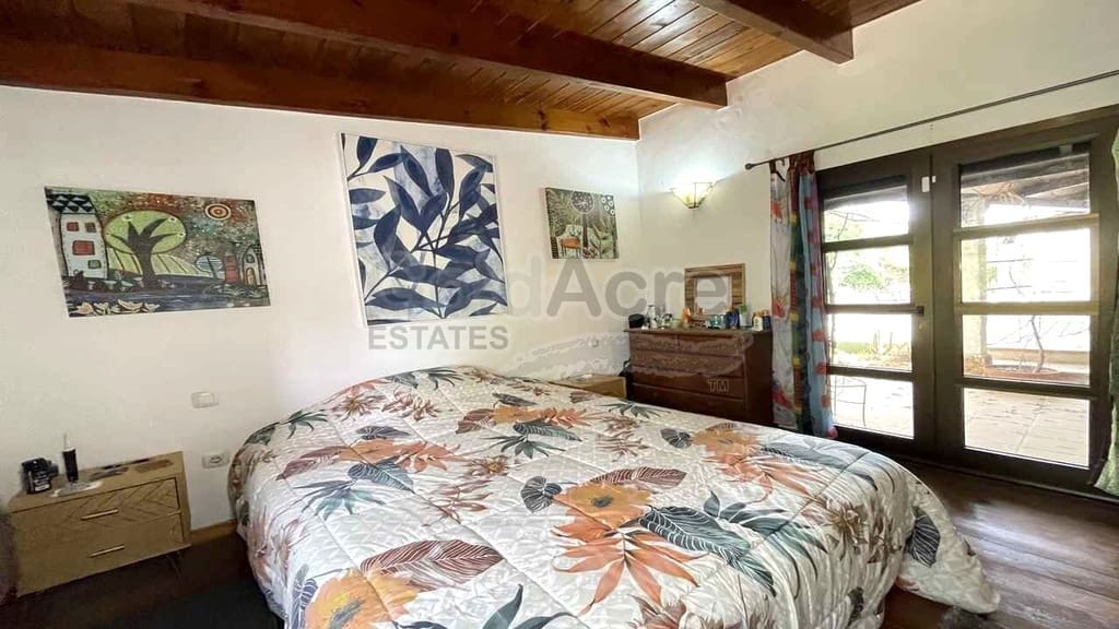 4 bedroom Villa for sale in Tindaya - € 450,000 (Ref: 9979396)