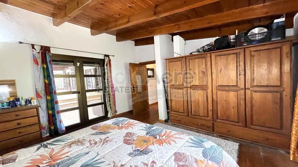 4 bedroom Villa for sale in Tindaya - € 450,000 (Ref: 9979396)