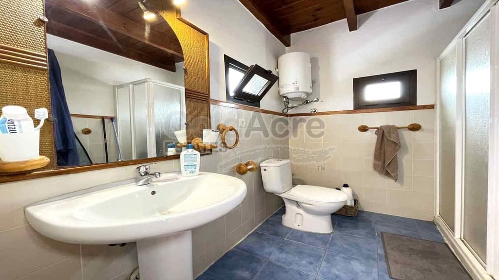 4 bedroom Villa for sale in Tindaya - € 450,000 (Ref: 9979396)