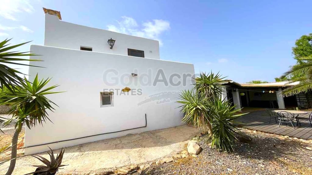 4 bedroom Villa for sale in Tindaya - € 450,000 (Ref: 9979396)