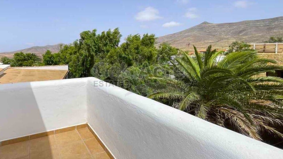 4 bedroom Villa for sale in Tindaya - € 450,000 (Ref: 9979396)