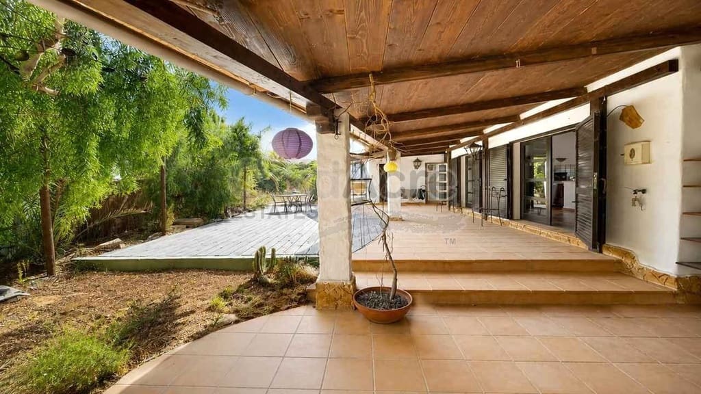 4 bedroom Villa for sale in Tindaya - € 450,000 (Ref: 9979396)