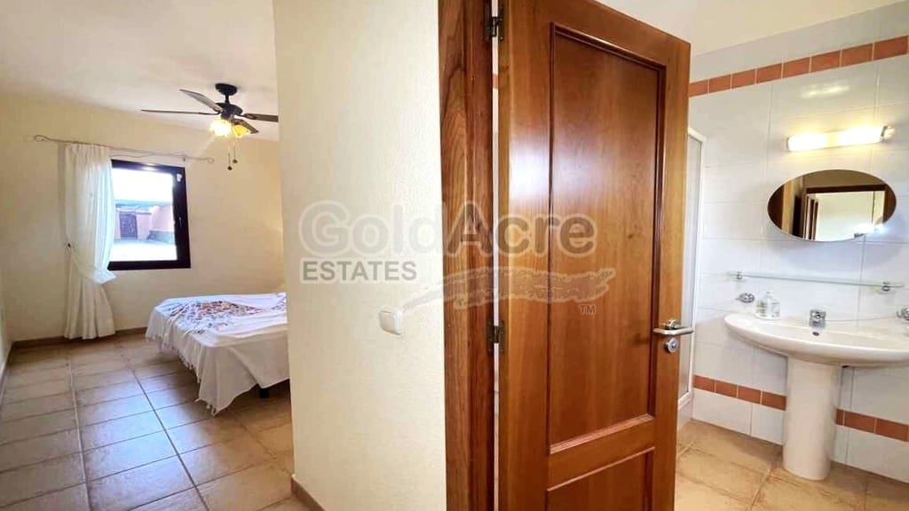 3 bedroom Villa for sale in La Oliva with pool garage - € 295,000 (Ref: 9979397)