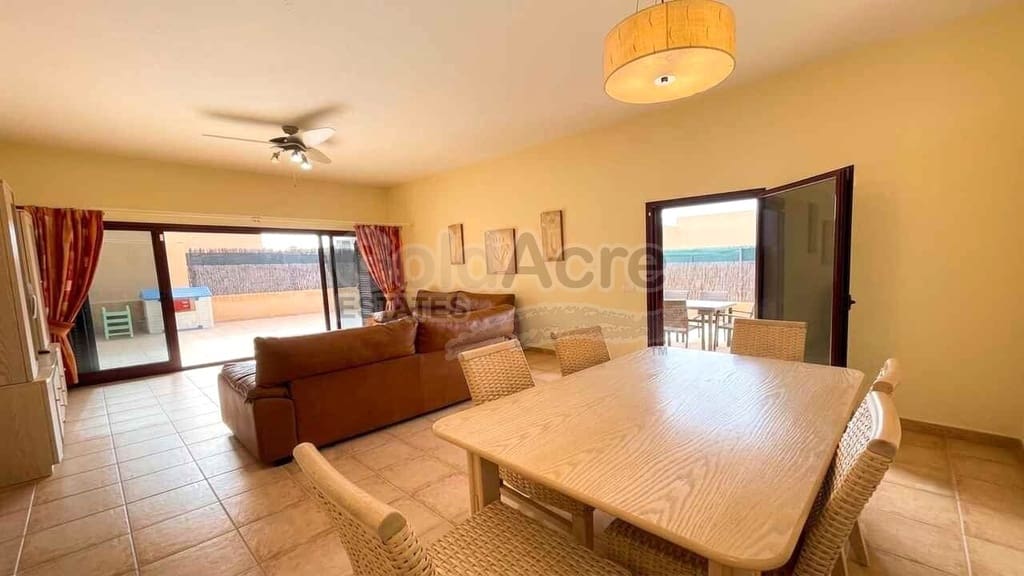 3 bedroom Villa for sale in La Oliva with pool garage - € 295,000 (Ref: 9979397)