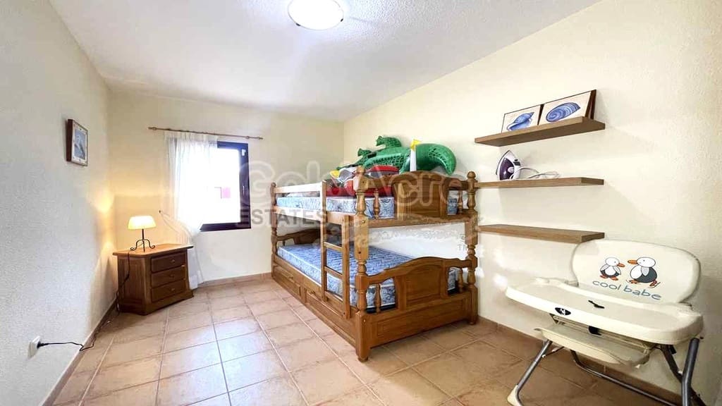 3 bedroom Villa for sale in La Oliva with pool garage - € 295,000 (Ref: 9979397)