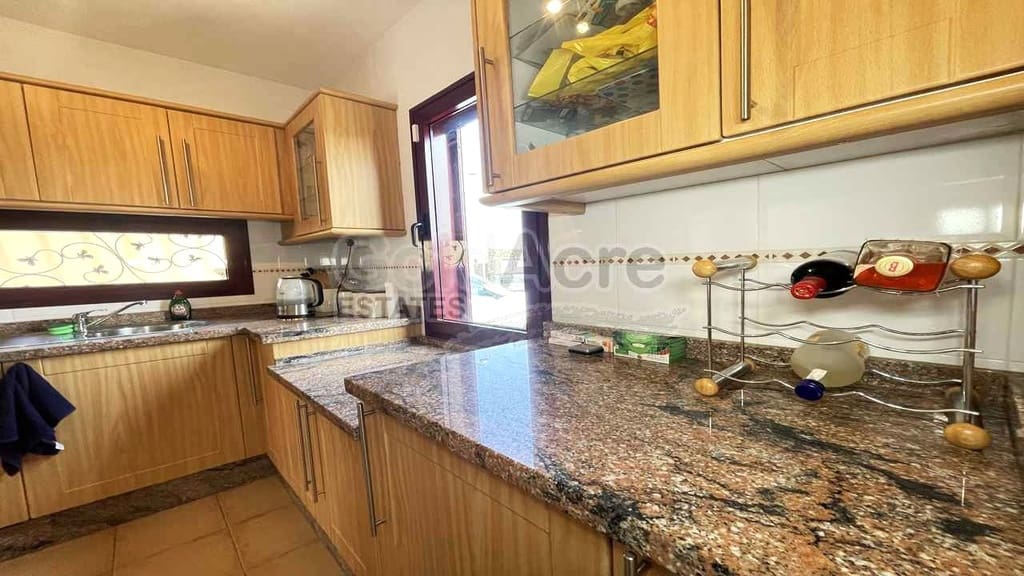 3 bedroom Villa for sale in La Oliva with pool garage - € 295,000 (Ref: 9979397)