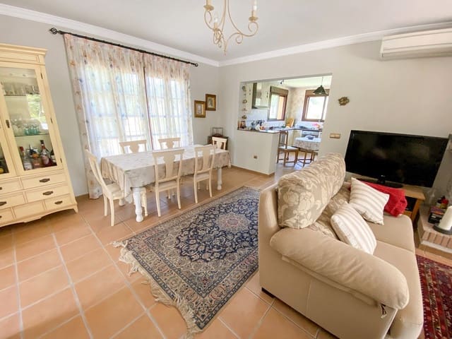2 bedroom Finca/Country House for sale in Estepona with pool - € 550,000 (Ref: 8932930)