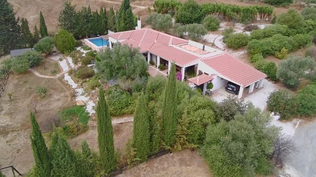 Finca/Casa Rural de 4 habitaciones en Almogía en venta con piscina garaje - 469.000 € (Ref: 10136499)