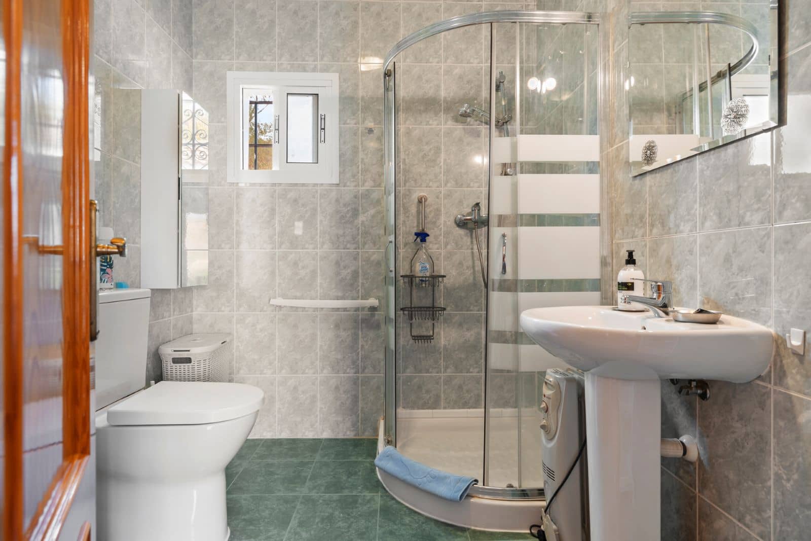 3 soveværelse Finca/Landehus til salg i Pizarra med swimmingpool garage - € 525.000 (Ref: 9050141)