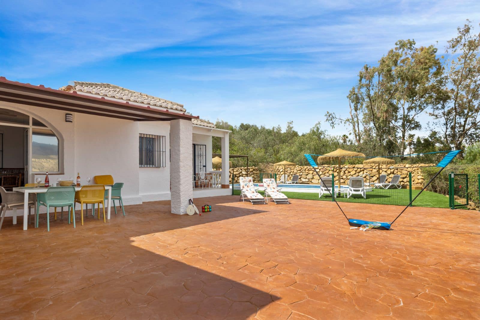 3 soveværelse Finca/Landehus til salg i Pizarra med swimmingpool garage - € 525.000 (Ref: 9050141)