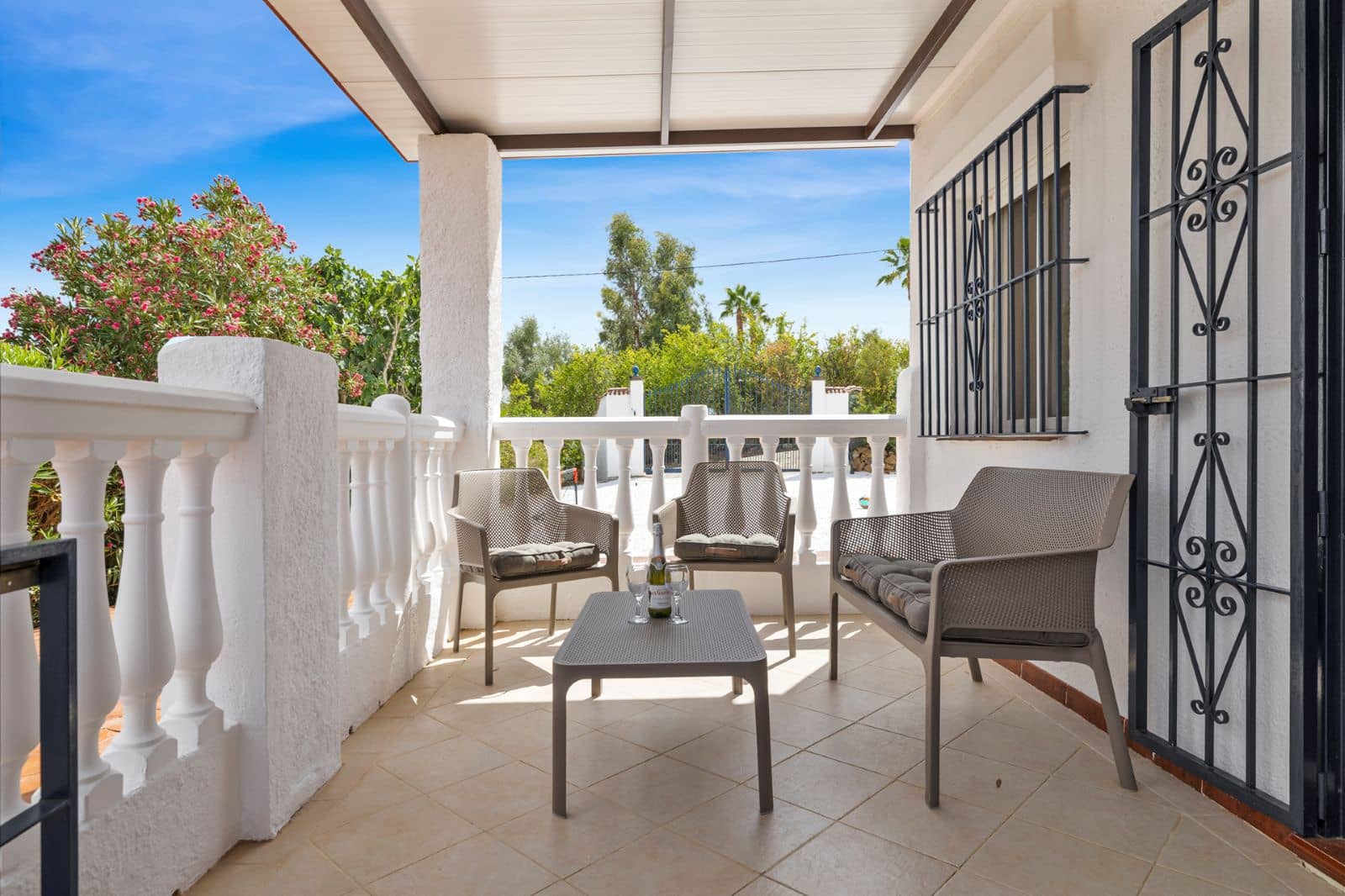 3 soveværelse Finca/Landehus til salg i Pizarra med swimmingpool garage - € 525.000 (Ref: 9050141)